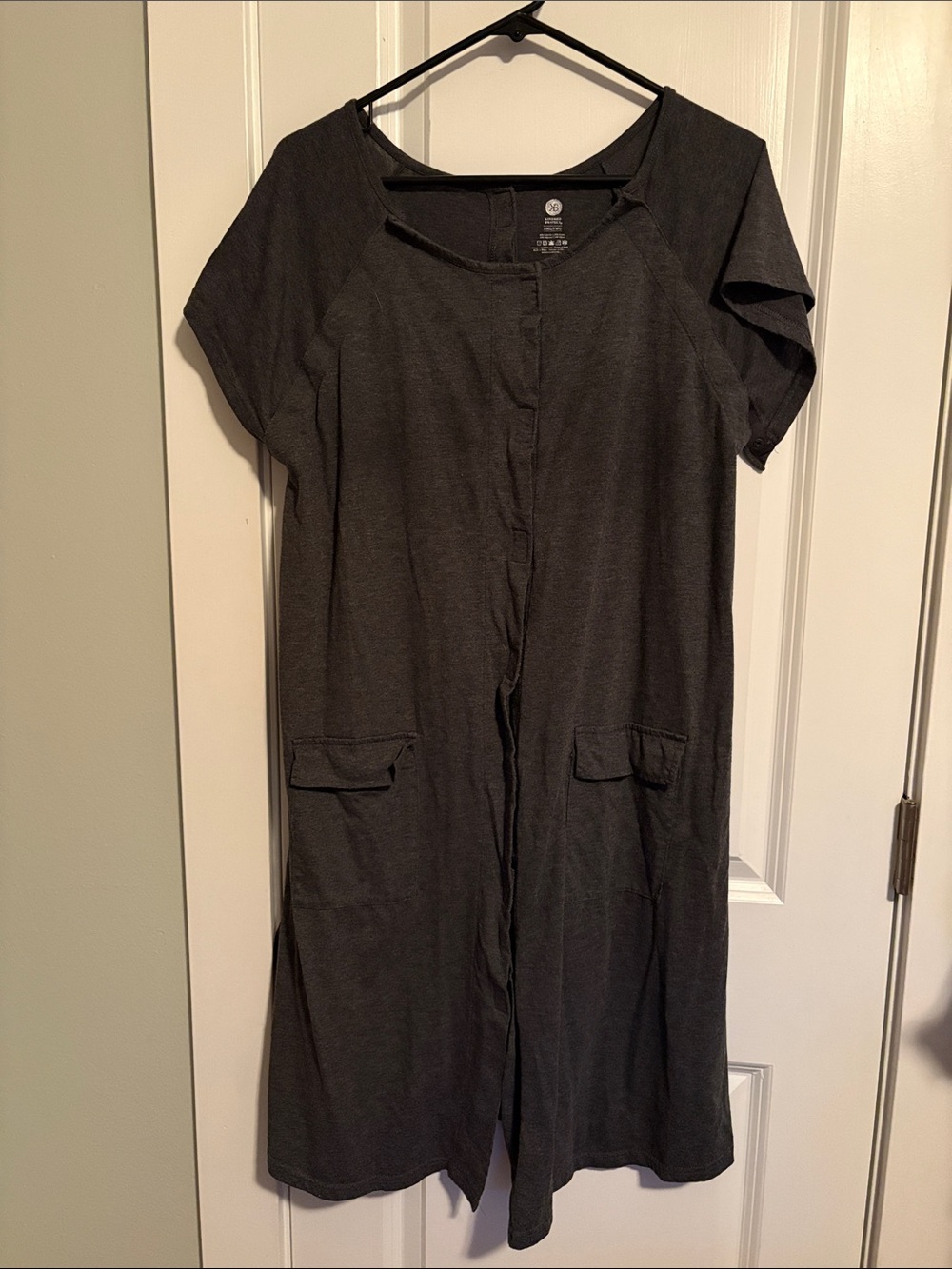 Kindred Bravely Universal Labor and Delivery Gown in Dark Charcoal